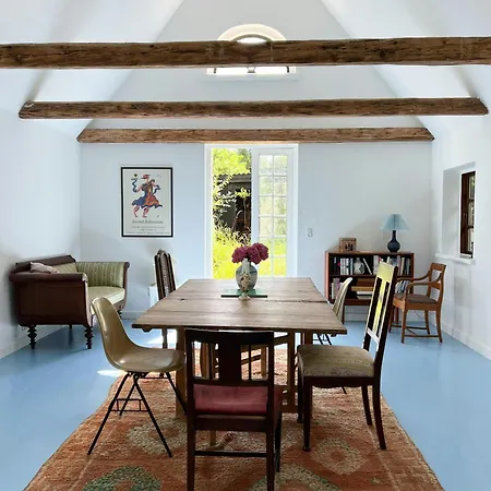 Nyaraló Authentic On Mon With Magnificent Nature