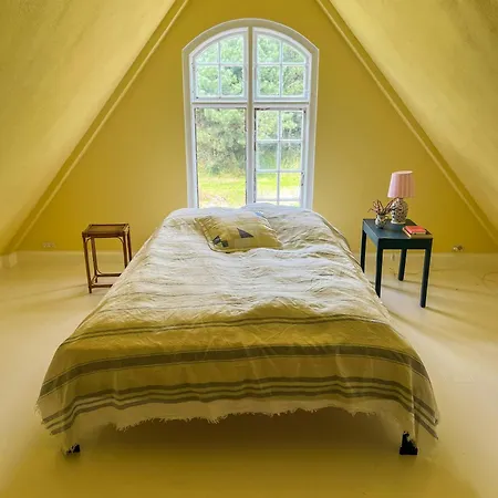 Nyaraló Authentic On Mon With Magnificent Nature